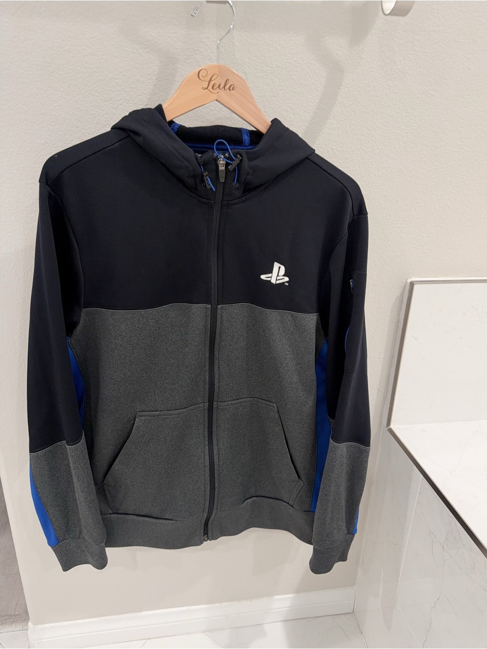 PlayStation Full Zip Hoodie
Excellent Condition Men Size M